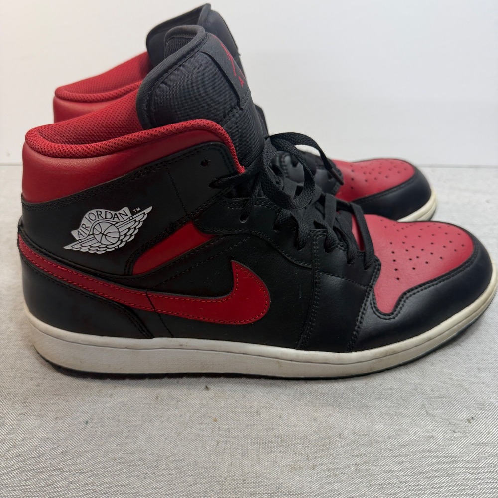 Jordan Air Jordan 1 Mid Mens Size 12 Black Red Bred DQ8426-067 Sneakers
